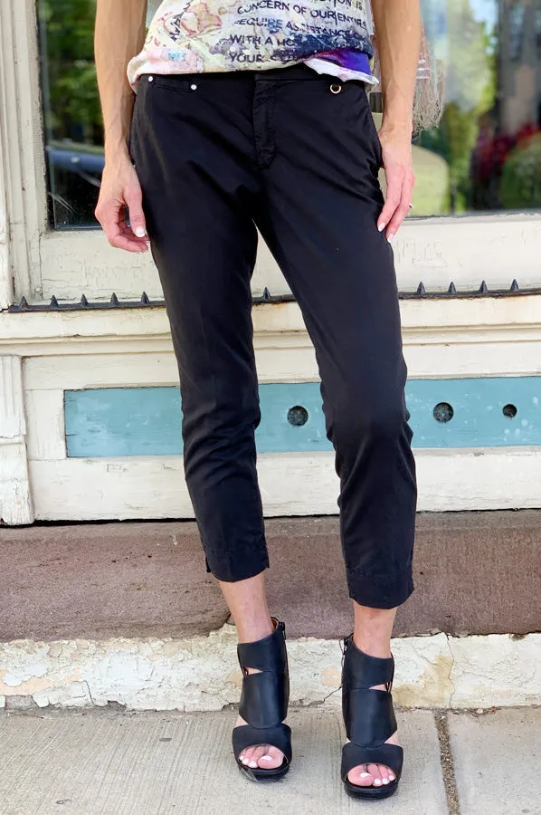 Jacqueline Capri Pants - Black
